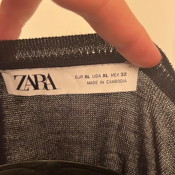 Zara Sweater-Size XL - Picture 6 of 7